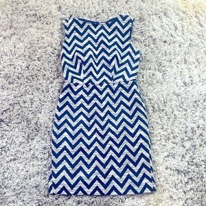 The Limited Sz. 0, Chevron Navy & Cream sleeveless sheath dress